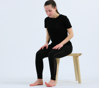 C14. Sed na židli – nácvik opory chodidla